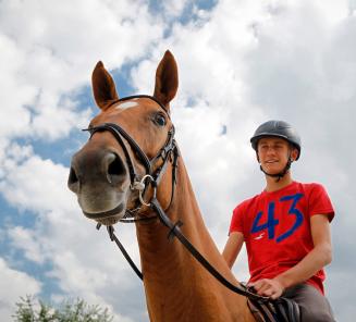 Gretel S wint de Grote Prijs van Hagen