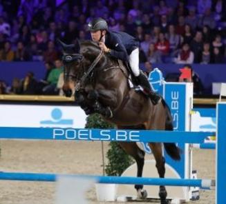 Devos wins GP Bordeaux, Izzy Picobello (Izzy vd Wateringhoeve) to silver!